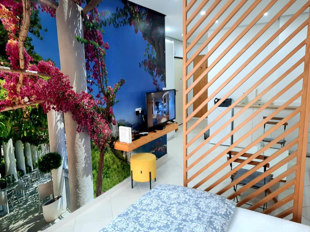 Saranda Promenade Apts Exterior foto
